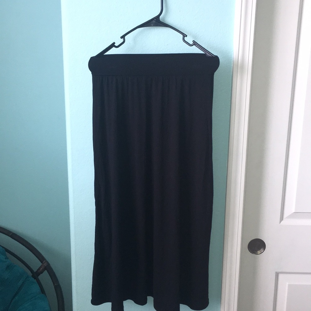 Black skirt